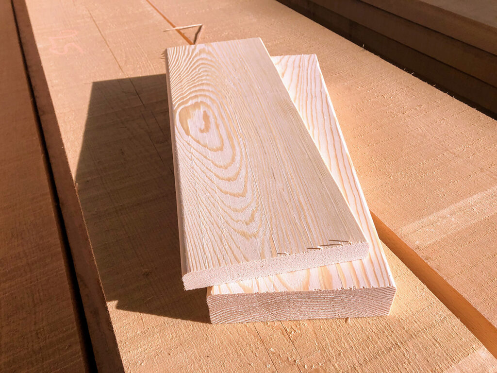 Cepillado de madera de pino silvestre