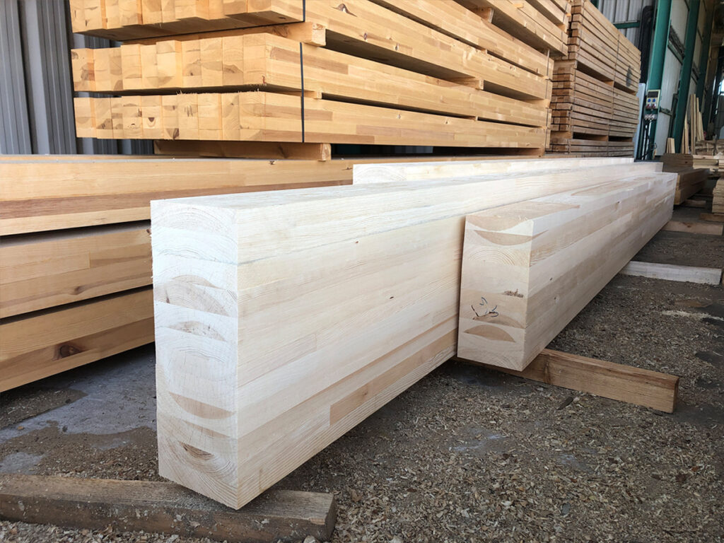 Vigas laminadas de madera de pino silvestre